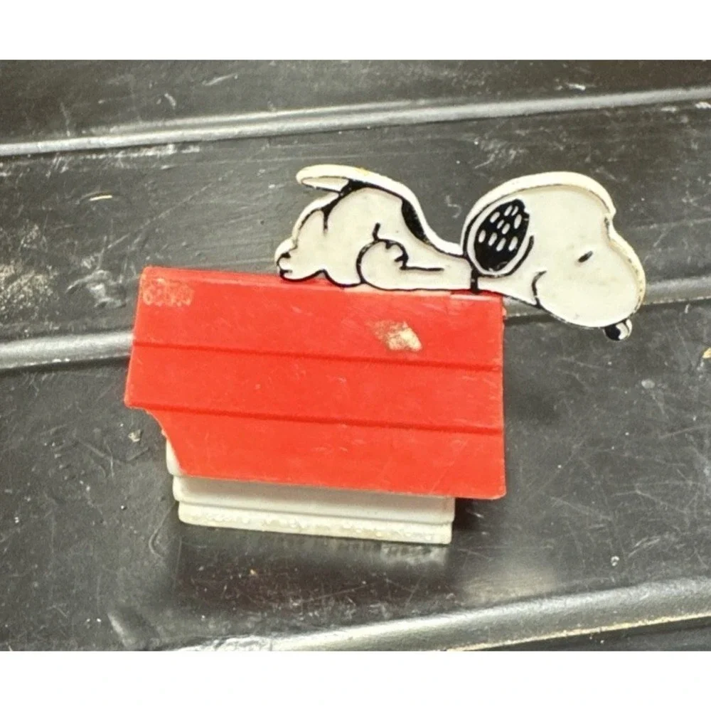 Snoopy Doghouse Pencil Sharpener School Kid's Peanuts Vintage